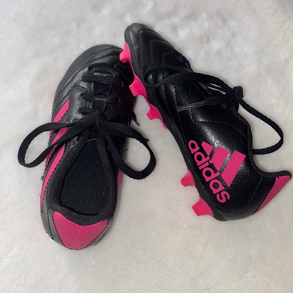 Toddler/Kids Size 11 Adidas Soccer Cleats Black & Pink- Excellent! - Picture 1 of 8